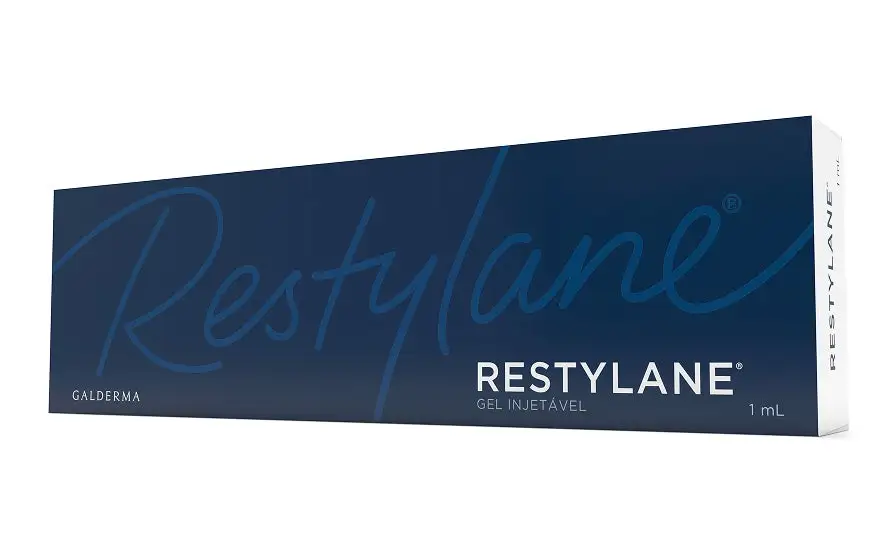 Embalagem azul escura de Restylane da Galderma, com a inscrição Gel Injetável 1 mL.