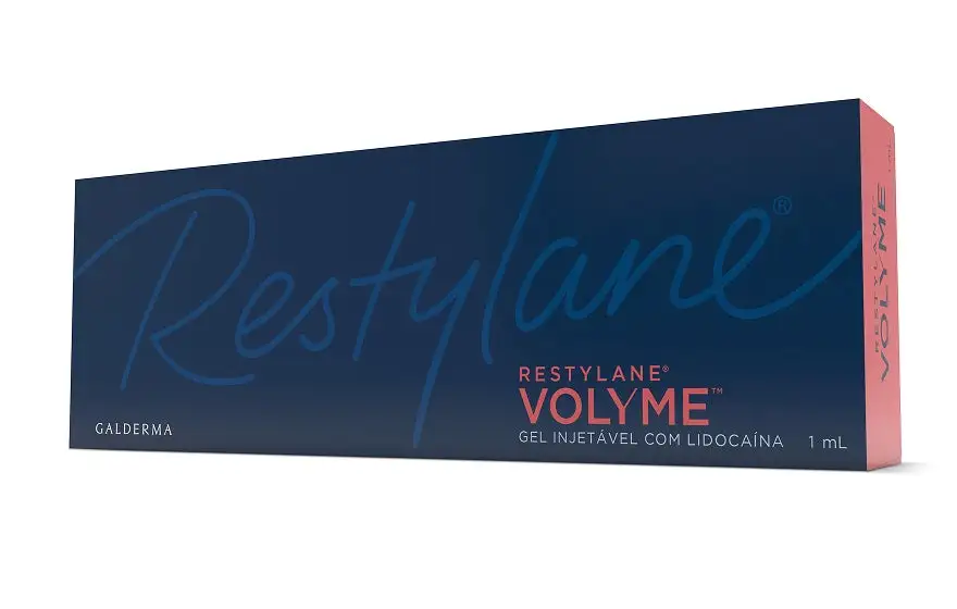 Caixa azul escura de Restylane Volyme da Galderma, com a inscrição Gel Injetável com Lidocaína 1 mL.