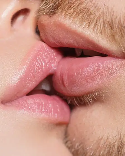 Como o preenchimento labial afeta o beijo?